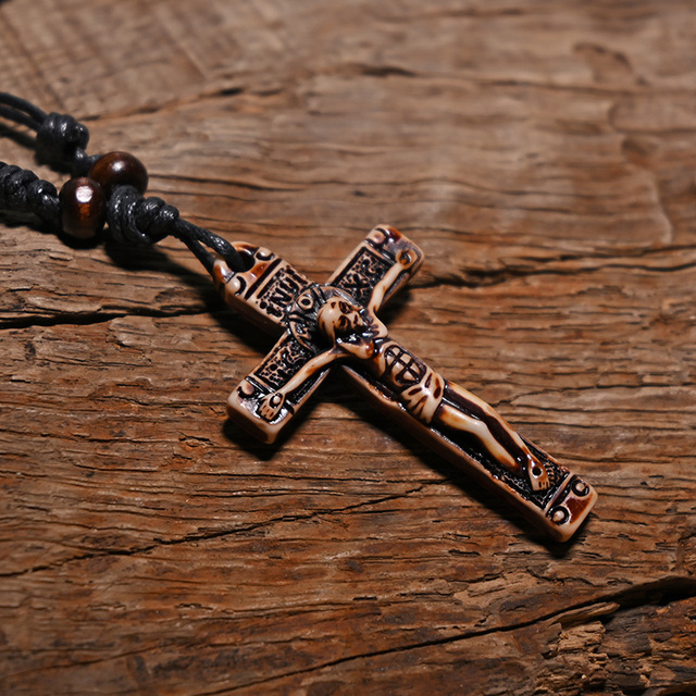 Naszyjnik z wisiorkiem katolicki krzyż jezus chrystus choker biżuteria retro styl choker imitacja yak kość - Wianko - 4