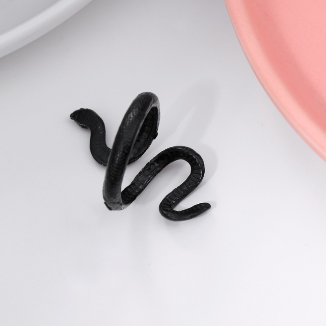 Pierścień węża czarny z pozłacanymi otwarciami dla kobiet o punkowej osobowości - biżuteria klubowa - Wianko - 4
