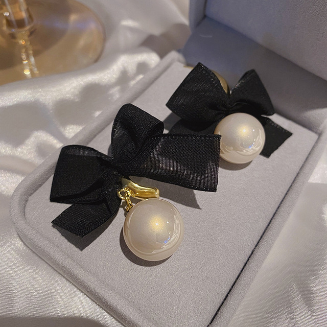 Kolczyki wiszące z czarnym Bowknotem i białymi perłami dla kobiet z Korei Południowej - Wianko - 6