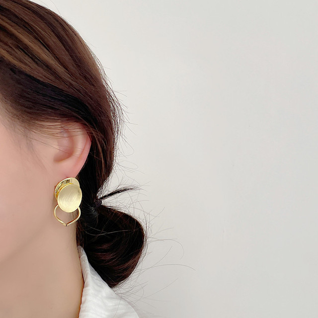 Złote kolczyki z zapięciem typu sztyft, jesień koreański, prosty, geometryczny i nieregularny kształt, metalowa biżuteria dla kobiet AOMU S925 - Wianko - 11