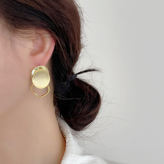 Złote kolczyki z zapięciem typu sztyft, jesień koreański, prosty, geometryczny i nieregularny kształt, metalowa biżuteria dla kobiet AOMU S925 - Wianko - 9