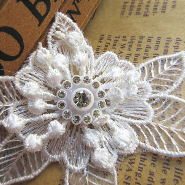 Kwiatowa koronka haftowana z białej tkaniny z aplikacją diamentowych kwiatów, 10x - Wianko - 6