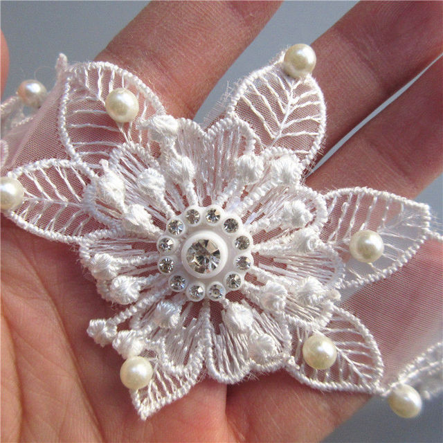 Kwiatowa koronka haftowana z białej tkaniny z aplikacją diamentowych kwiatów, 10x - Wianko - 17
