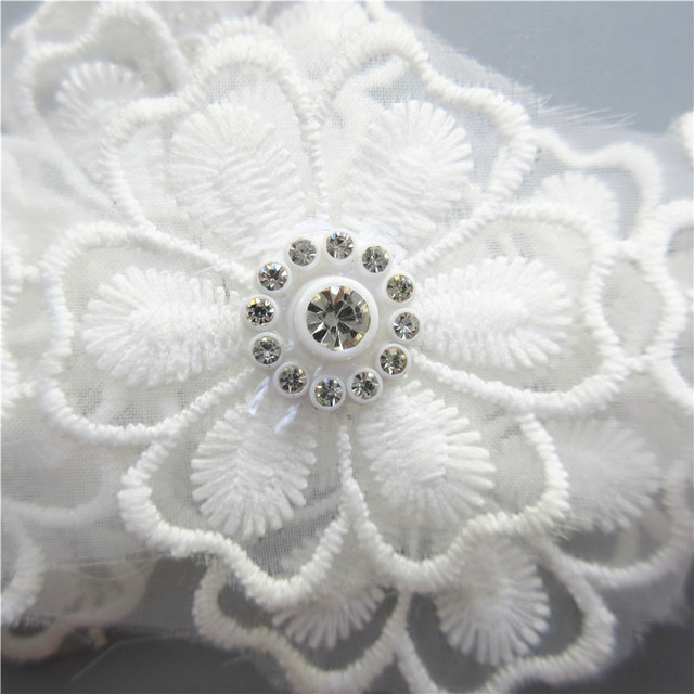 Kwiatowa koronka haftowana z białej tkaniny z aplikacją diamentowych kwiatów, 10x - Wianko - 3
