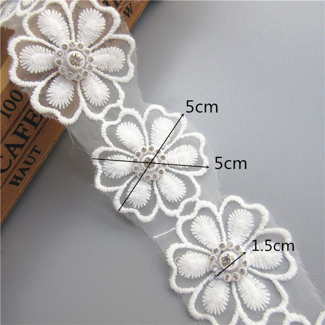Kwiatowa koronka haftowana z białej tkaniny z aplikacją diamentowych kwiatów, 10x - Wianko - 2