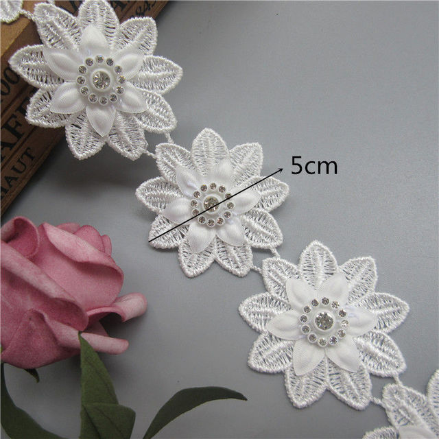Kwiatowa koronka haftowana z białej tkaniny z aplikacją diamentowych kwiatów, 10x - Wianko - 18