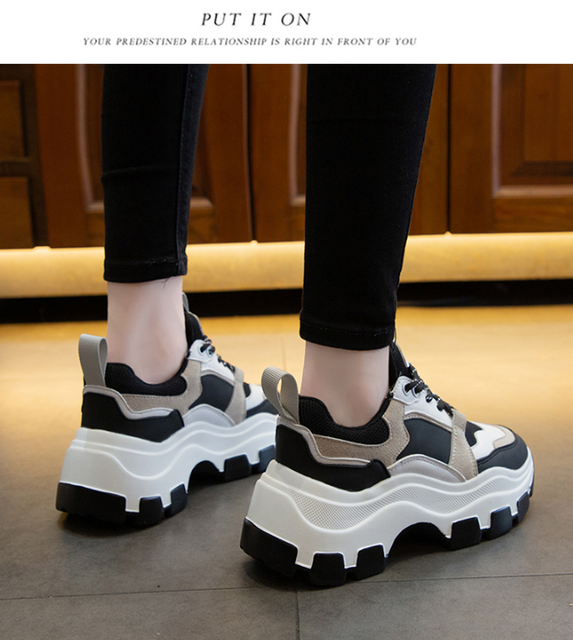 Koreańskie buty damskie marki Chunky Sneakers z grubą czarno-białą podeszwą platformy - Wianko - 15
