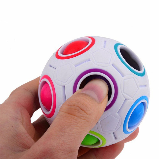 Magiczna kostka piłka nożna puzzle antystresowa kreatywna dla dzieci - tęczowa forma do zabawy - Wianko - 1