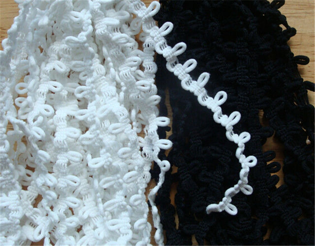 Biała i czarna elastyczna koronka haftowana z wycięciami - 10 m, szerokość 1.5 cm - Wianko - 1