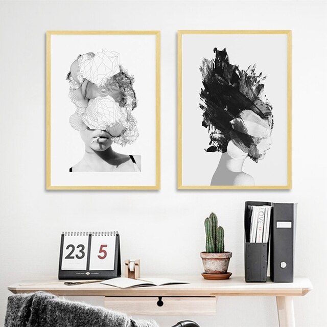 Freyja Woman - czarno-biały kolaż plakat z dziewczyną palącą, fotografia na płótnie o nowoczesnym stylu, dekoracja wnętrza w stylu skandynawskim - Wianko - 1