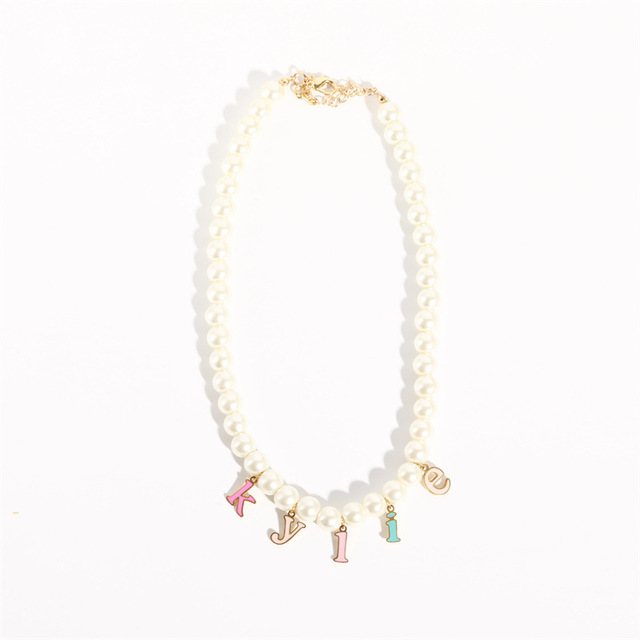 Niestandardowy naszyjnik koloru perła z listowym wisiorkiem, personalizowany, biżuteria dla kobiet jako prezent bożonarodzeniowy - Wianko - 7