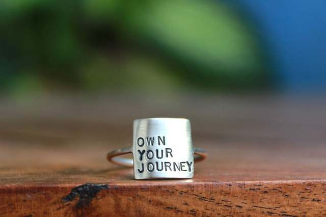 Pierścień podróży Storybook - biżuteria inspirująca, cytat dla kobiety, wzmocnienie - YLQ7508 - Wianko - 1