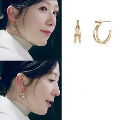 Kolczyki sztyft - 30 stylów proste dla kobiet inspirowane koreańskimi dramatami, noszone przez Kim Hee Ae i Han So Hee - Wianko - 30