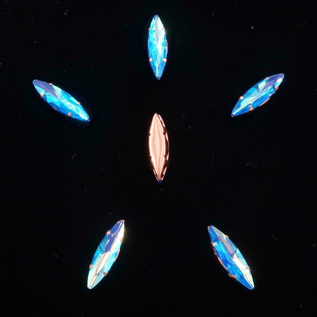 Konkowe kształty oka złotego pazura 50 sztuk/p zestaw 4*15mm koralików z galaretkowym cukrem i szklanymi kryształami AB do DIY odzieży - Wianko - 31
