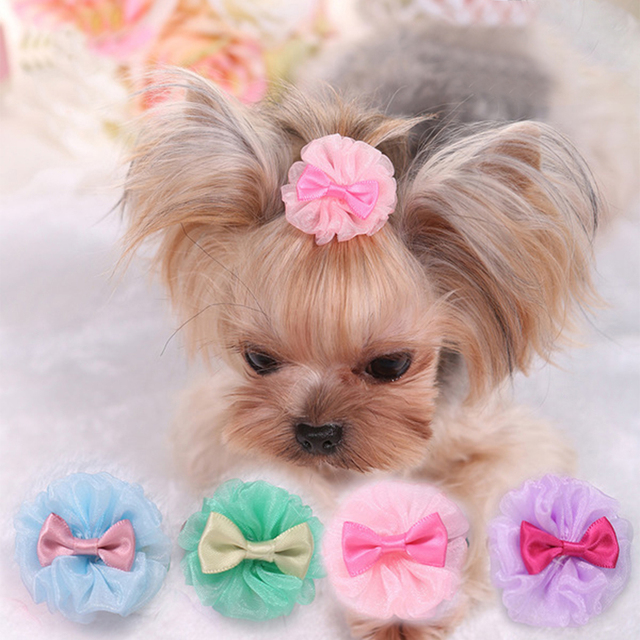 Śliczne wstążki dla psów - małe kokardy do włosów w losowych kolorach z wzorem kwiatowym i perłami - Wianko - 6