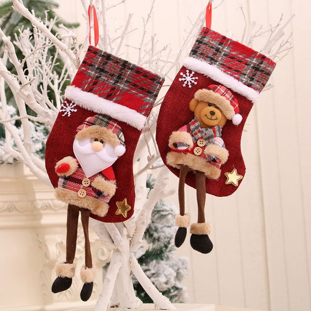 Wiszące ozdoby - Świąteczne pończochy z motywem bałwanka, świętego Mikołaja i łosia - Wianko - 6