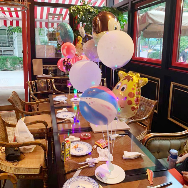 Zestaw balon stojak - uchwyt na balon, idealny do dekoracji na przyjęcie urodzinowe dzieci i dorosłych, wesele, eventy - balon w zestawie - Wianko - 19