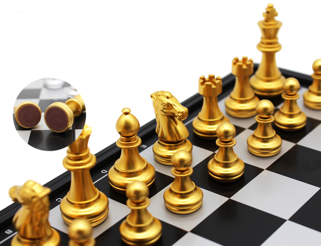Złote i srebrne średniowieczne składane szachy z magnetyczną szachownicą - Wianko - 13
