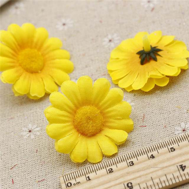 10 sztuk 4 cm sztuczne kwiaty Daisy słonecznika DIY ślub panna młoda wieniec Garland samochód dekoracja - Wianko - 7