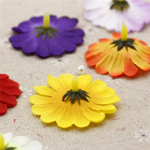 10 sztuk 4 cm sztuczne kwiaty Daisy słonecznika DIY ślub panna młoda wieniec Garland samochód dekoracja - Wianko - 2