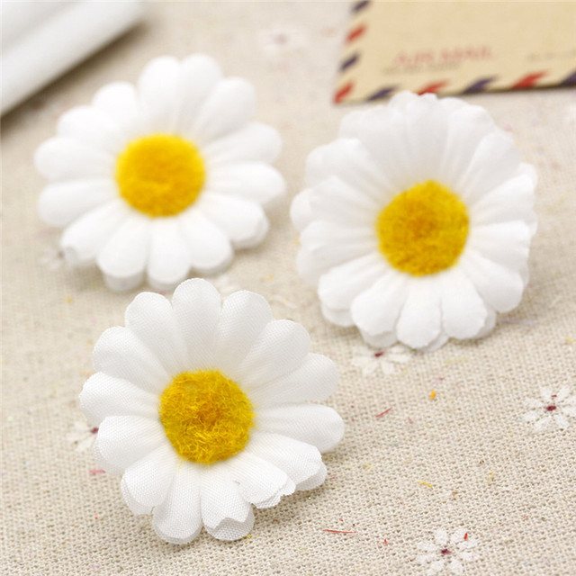 10 sztuk 4 cm sztuczne kwiaty Daisy słonecznika DIY ślub panna młoda wieniec Garland samochód dekoracja - Wianko - 8