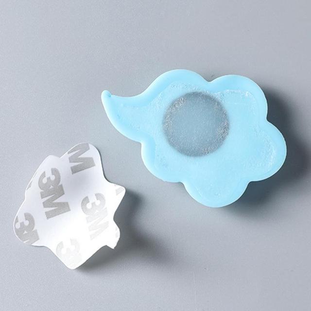 Magnesy na lodówkę: Kreatywna nakładka na klamkę z chmurką kształtu w stylu kreskówki - ochrona, łagodzenie uderzeń i antypoślizgowe naklejki silikonowe - Wianko - 4