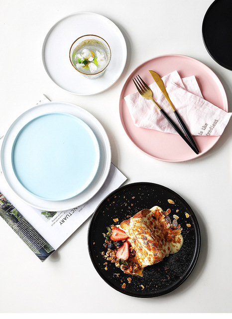 Domowa ceramika - nordycka, kreatywna, czerwona - taca do steków, gastronomiczna patelnia, pizza - okrągły talerz płytki i zastawa stołowa - Wianko - 1