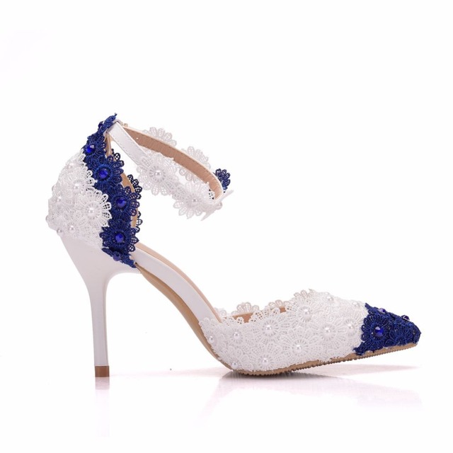 Sandały na wysokim obcasie z cienkim obcasem dla kobiet, biało-niebieskie, ozdobione kwiatowym haftem i perłami - Wianko - 11