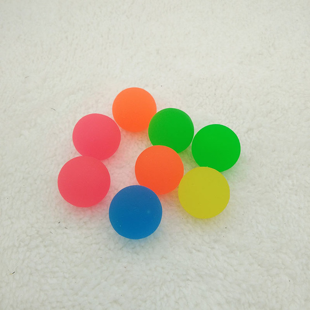 Elastyczne żonglerki gumowe piłki do zabawy dla dzieci na świeżym powietrzu i w kąpieli (200 sztuk/zestaw, 25 mm) - Wianko - 2