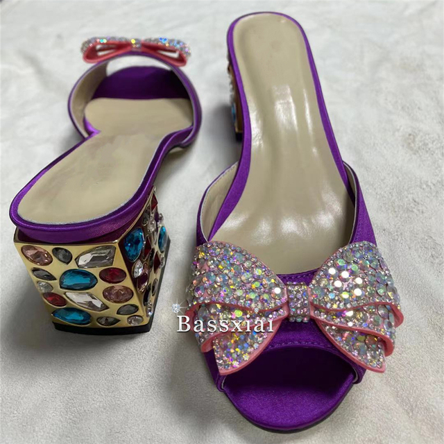 Sandały Rhinestone motylkowe z kwiatowym wzorem dla kobiet - kolorowe diamenty, satynowe pantofle na wysokim obcasie z otwartymi palcami - Wianko - 6