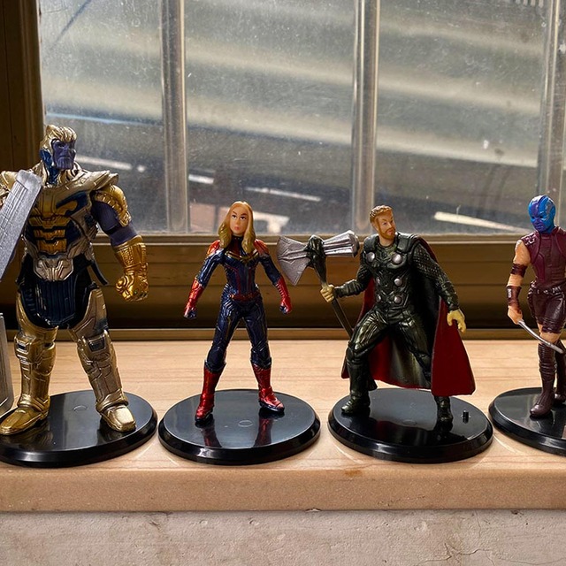 Figurki akcji Marvel Avengers: Nieskończoność wojna - zestaw 6 sztuk: Iron Man, Kapitan Ameryka, Ant Man, Thanos, Thor - prezent - Wianko - 1
