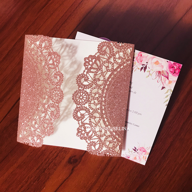Zaproszenia ślubne Różowe Złoto z wiosennym kwiatowym motywem, drukowane laserowo, wycięte z eleganckim dodatkiem wstążki i kopertą DIY Quinceanera - 50 szt - Wianko - 5