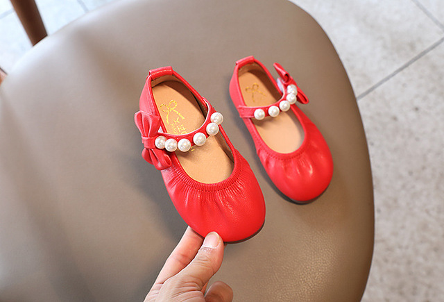 Skórzane buty księżniczki z bowknotem i perłą dla dziewczynek na wiosnę - Wianko - 10