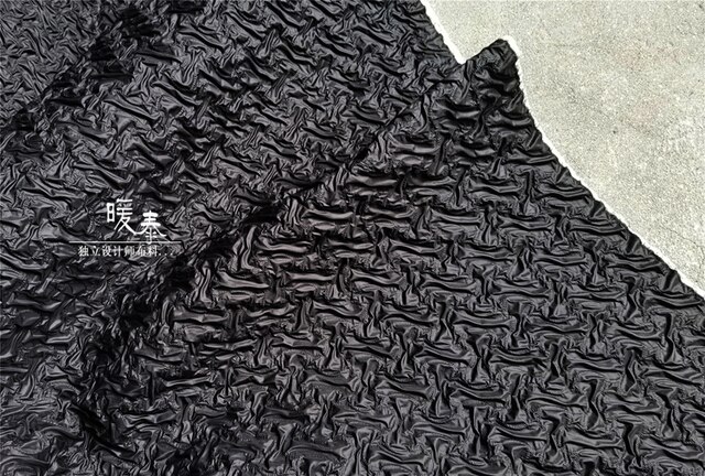 Czarna plisowana tkanina z wklęsłą i wypukłą teksturą do DIY Patchwork na naszywki oraz wystrój odzieży designer tkaniny - Wianko - 6