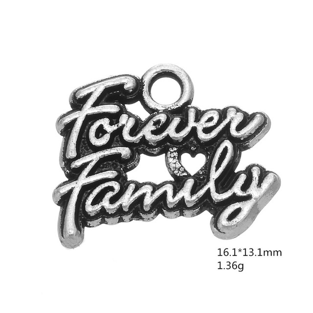 Personalizowany srebrny wisiorek z wygrawerowanym napisem Rodzina na zawsze i różnymi charmsami - Wianko - 1