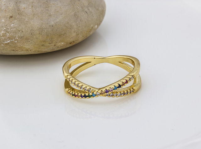 Pierścień zaręczynowy z kryształowym sercem Rainbow Rhinestone, złotymi cyrkoniami i miedzią - Wianko - 7