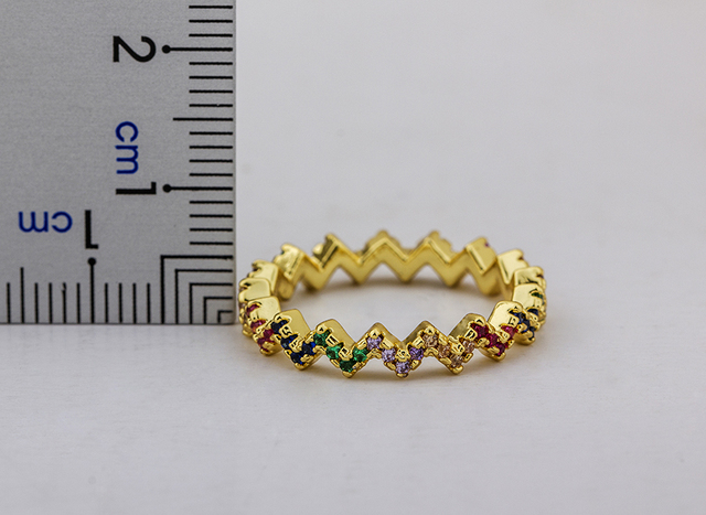Pierścień zaręczynowy z kryształowym sercem Rainbow Rhinestone, złotymi cyrkoniami i miedzią - Wianko - 25