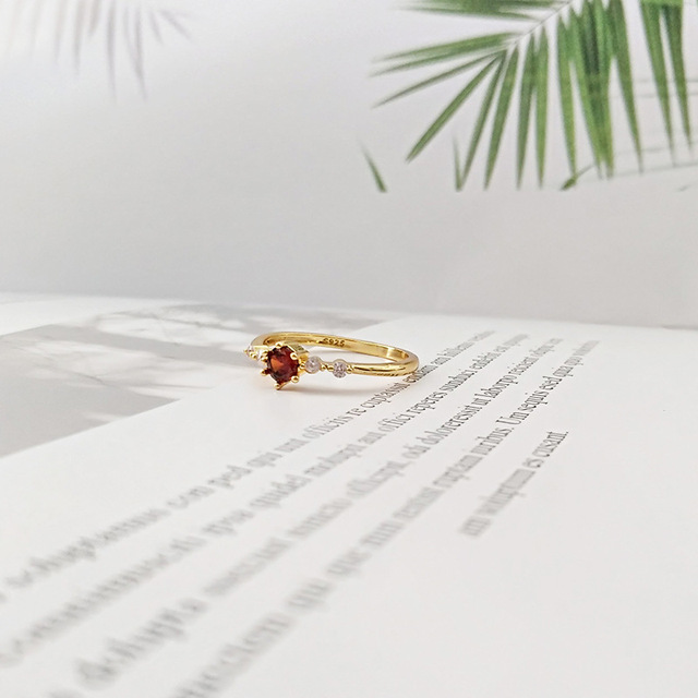Pierścień damska moda minimalne kryształowe czerwony cyrkon kamień - Wianko - 2