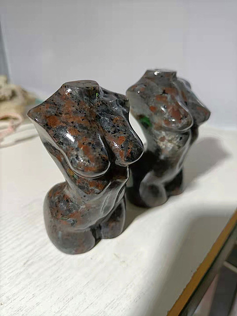 Kamień kwarcowy z naturalnym rzeźbionym płomieniem Reiki do stylowego wnętrza - Wianko - 6