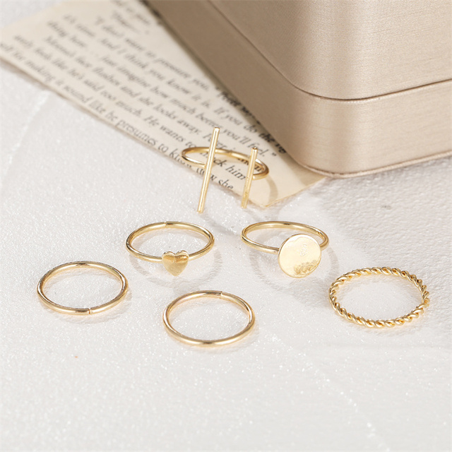 Pierścień z metalu w kształcie węża z czeskimi kamieniami i ozdobą w kształcie serca, w kolorze srebra, złota i fioletowej żywicy - biżuteria punkowa, prezencik prosty i modny - Wianko - 39