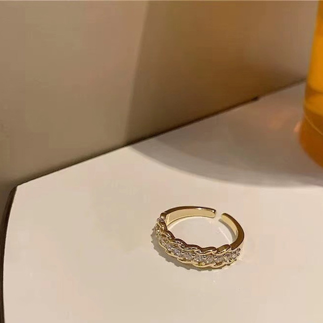 Pierścionki ze złotego stopu na regulowanej bransolecie optycznie przypominającej łańcuchy z literą C - biżuteria Steampunk y2k - Wianko - 8
