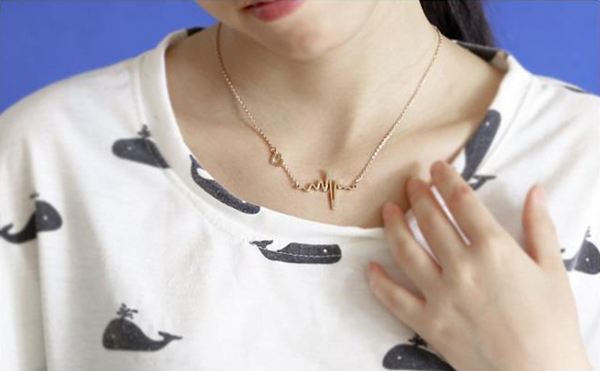 Naszyjnik damska biżuteria w kształcie serca ze stali tytanowej ze złotym łańcuszkiem - Wianko - 2
