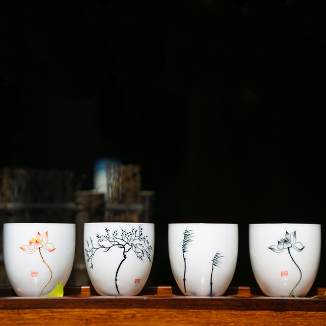 Zestaw 2 filiżanek ręcznie malowanych ceramicznych o wzorze lotosu - akcesoria do herbaty - Wianko - 1