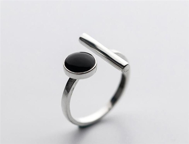 Pierścionek ze srebra próby 925 z czarną kroplówką w geometrycznym wzorze Glaze Circle - rozmiar regulowany - Wianko - 24