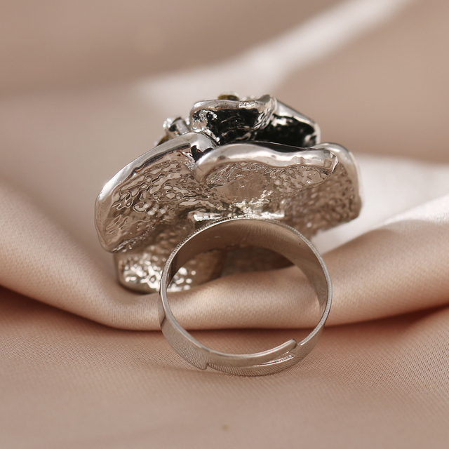 Róża pierścionek z wyselekcjonowanego materiału - modowy prezent na nowy rok - Wianko - 6