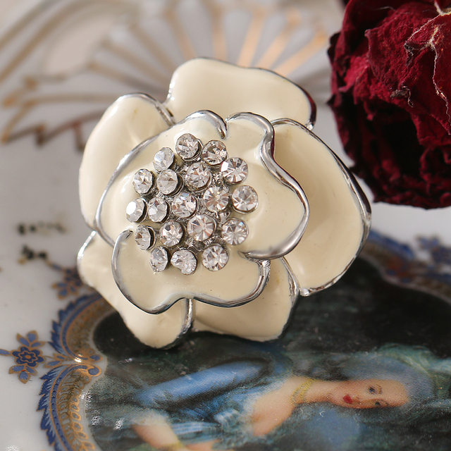 Róża pierścionek z wyselekcjonowanego materiału - modowy prezent na nowy rok - Wianko - 5