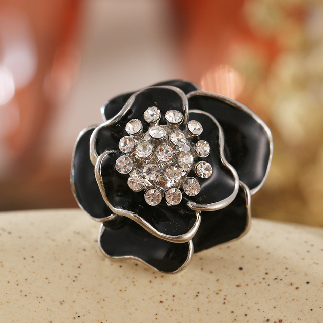 Róża pierścionek z wyselekcjonowanego materiału - modowy prezent na nowy rok - Wianko - 2