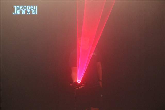 Rękawice laserowe zielono-czerwone, obracające się automatycznie - idealne na Halloween i występy na scenie - Wianko - 10