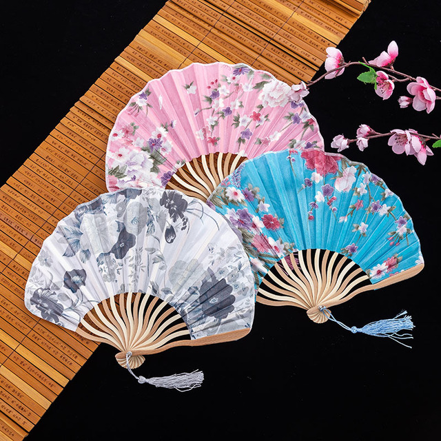 Ręcznie składany wachlarz jedwabny Chiński/Japoński styl Retro, dekoracyjny kobiecy wachlarz z bambusowym uchwytem - Wianko - 16