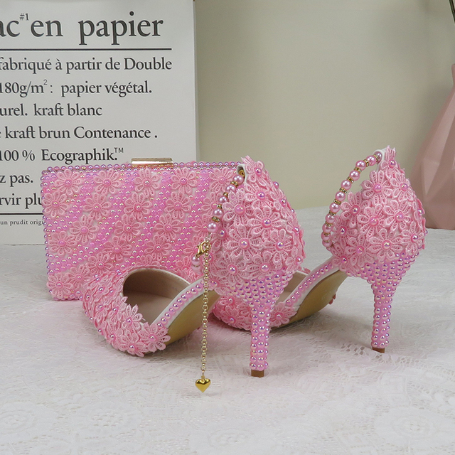 Różowe perłowe buty ślubne na wysokim obcasie z paskiem na kostkę i szpiczastym nosem w zestawie z torebką - Wianko - 21